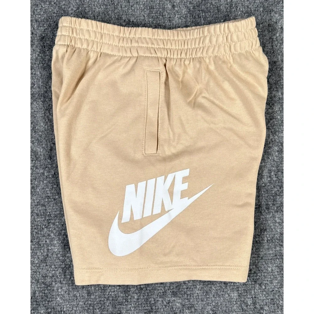 Nike sportswear club